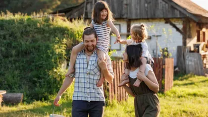 Famille en vacances dans sa résidence secondaire